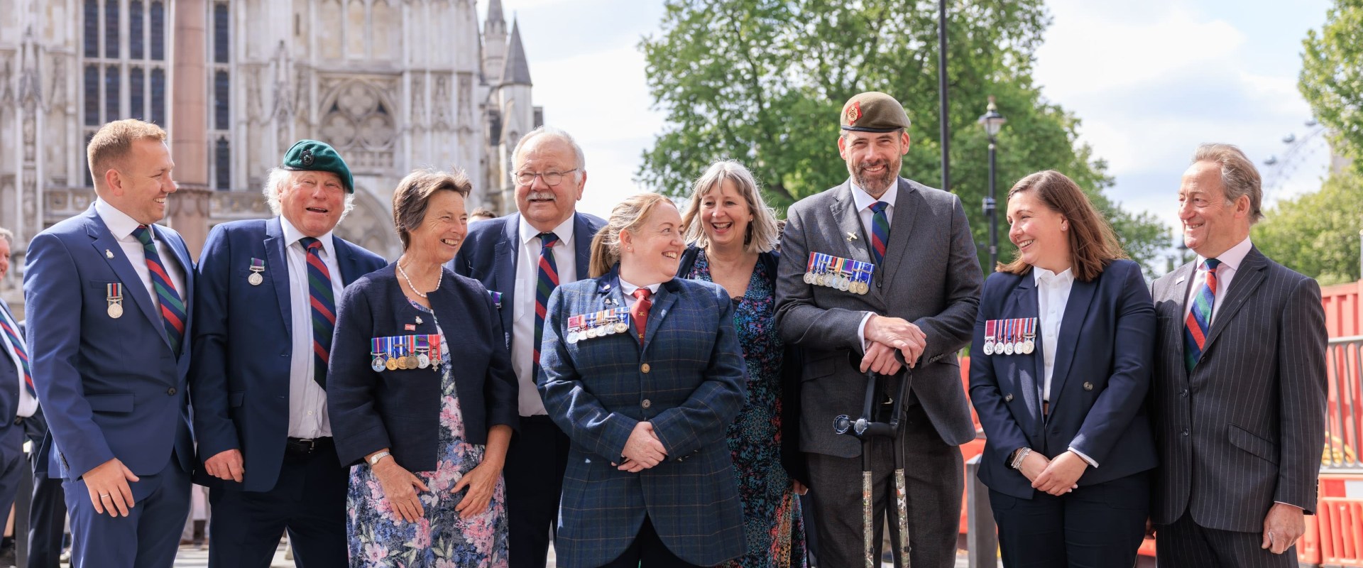 How Social Media Influencers are Banding To Help Homeless Veterans